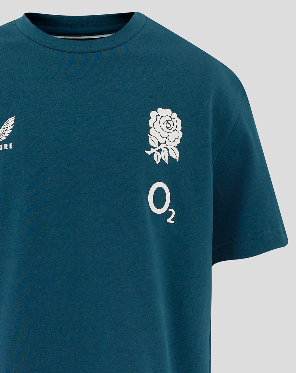 Junior England Rugby 25/26 Travel Short Sleeve T-Shirt - Reflecting Pond - Image 3