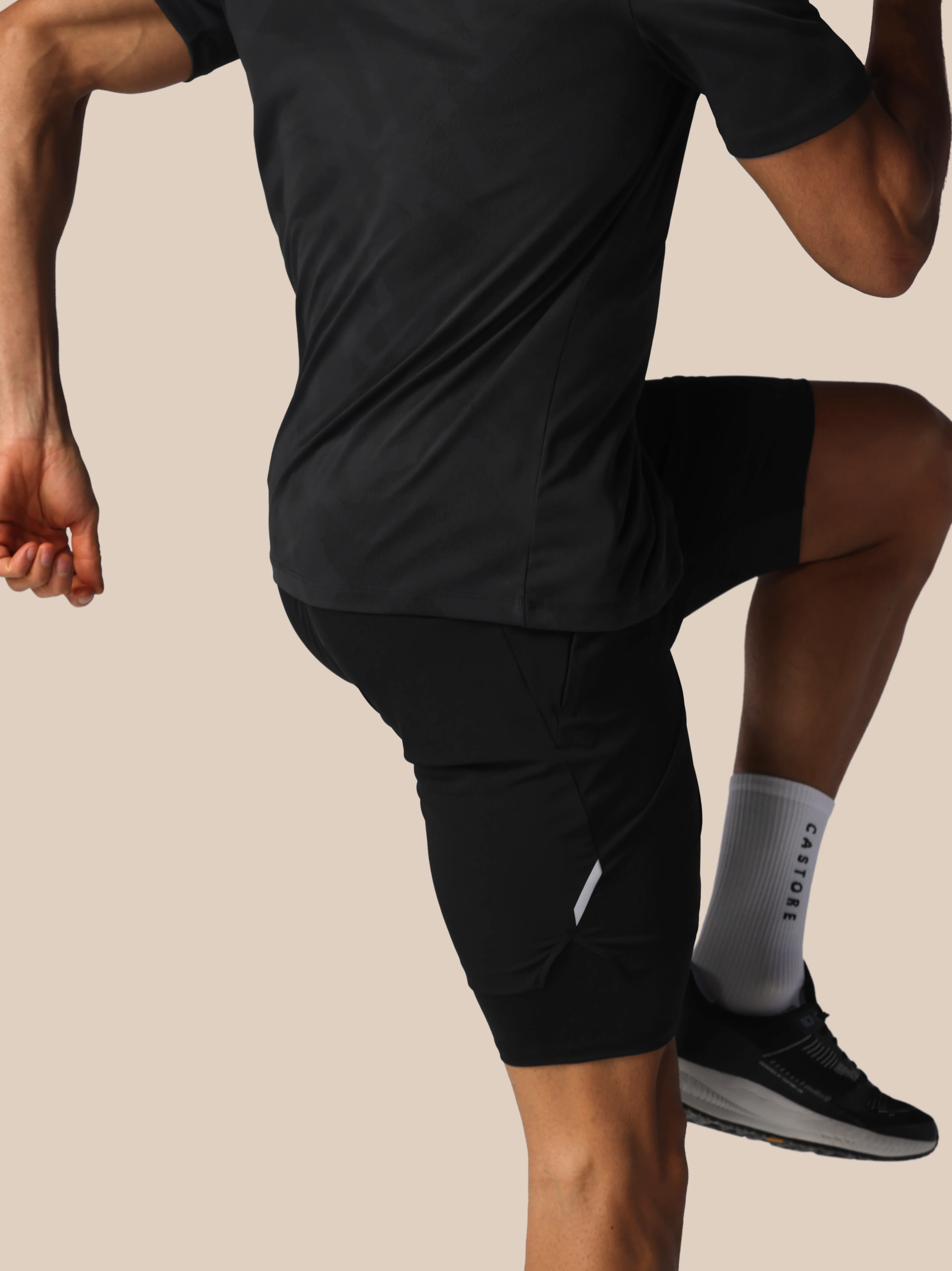 Men’s Apex 2-in-1 Woven Shorts - Black - Image 6