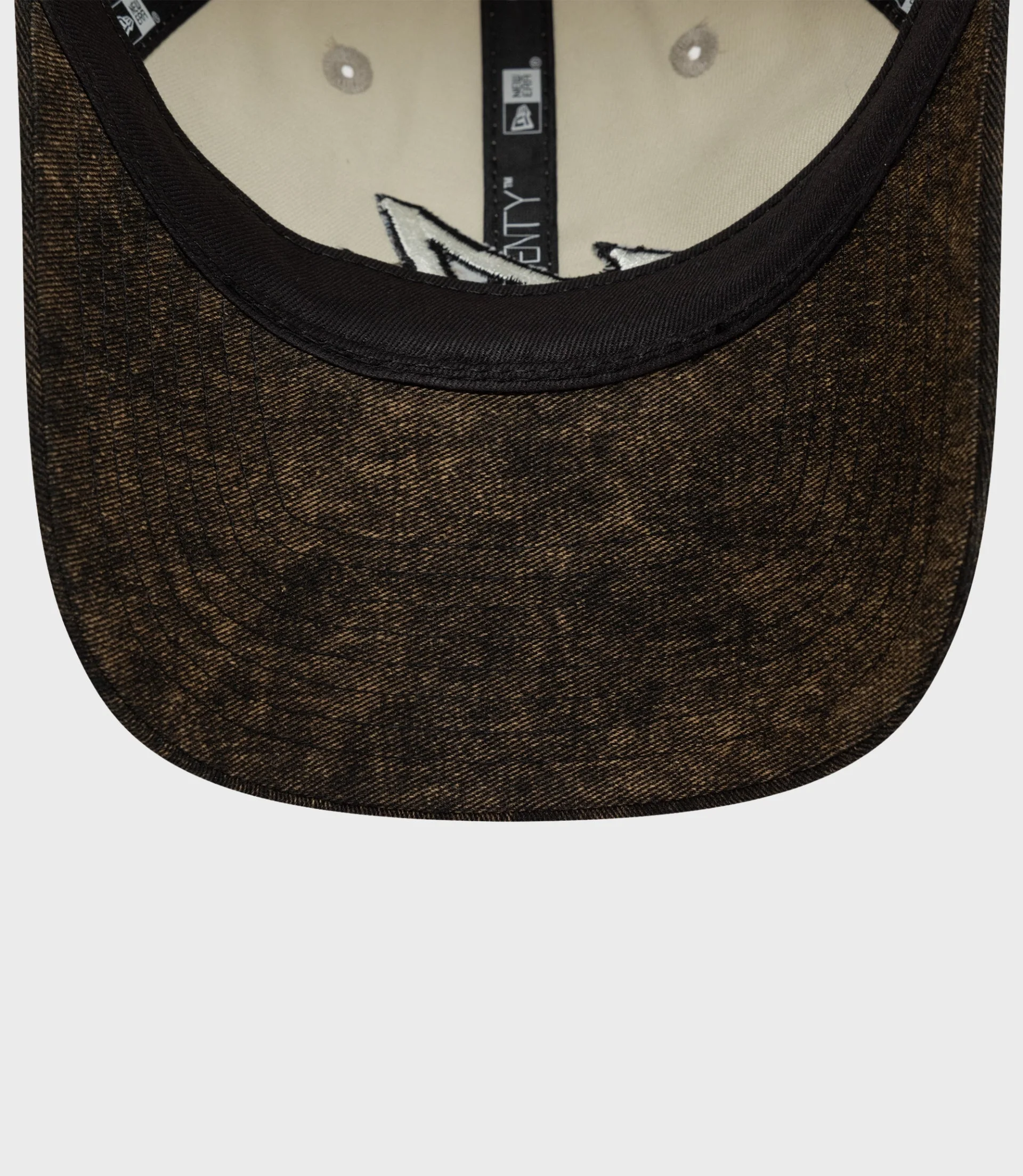 New Era Alpine Acid Wash 9Twenty® Cap - White - Image 5